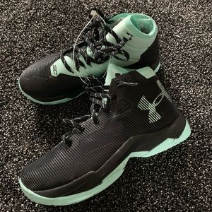 🔥🔥 UNDER ARMOUR STEPH CURRY EDITION NWT